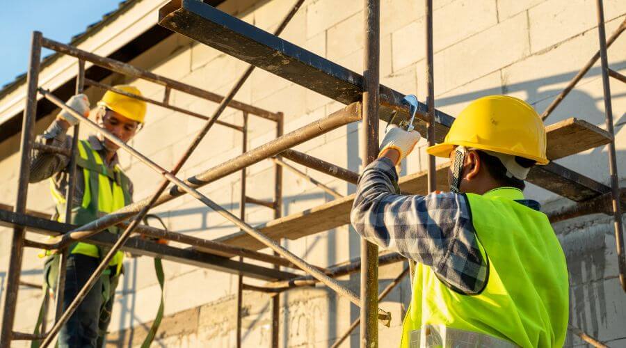 Professional New roof installation in Devine, TX